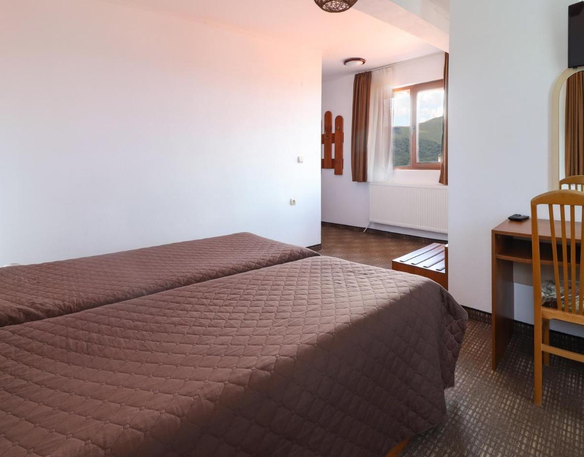 Family Hotel Panorama Чифлик Экстерьер фото