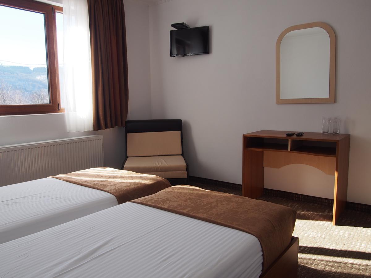 Family Hotel Panorama Чифлик Экстерьер фото